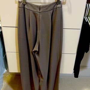 Bebe women’s business suit. Size 2. Vest, skirt and pants